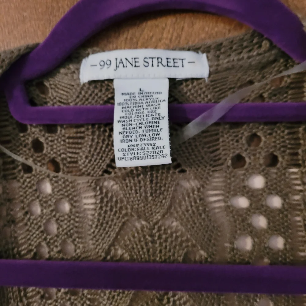 Sweater - Picture 2 of 3